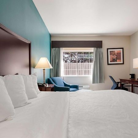 Surestay Plus Hotel By Best Western Topeka Exteriör bild