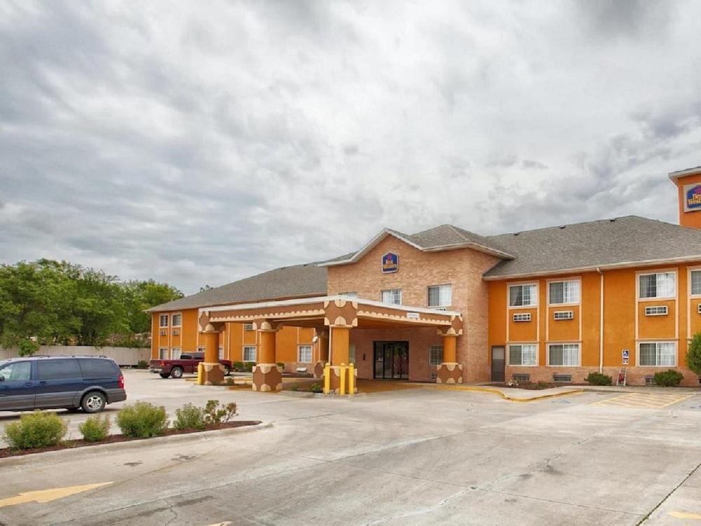 Surestay Plus Hotel By Best Western Topeka Exteriör bild