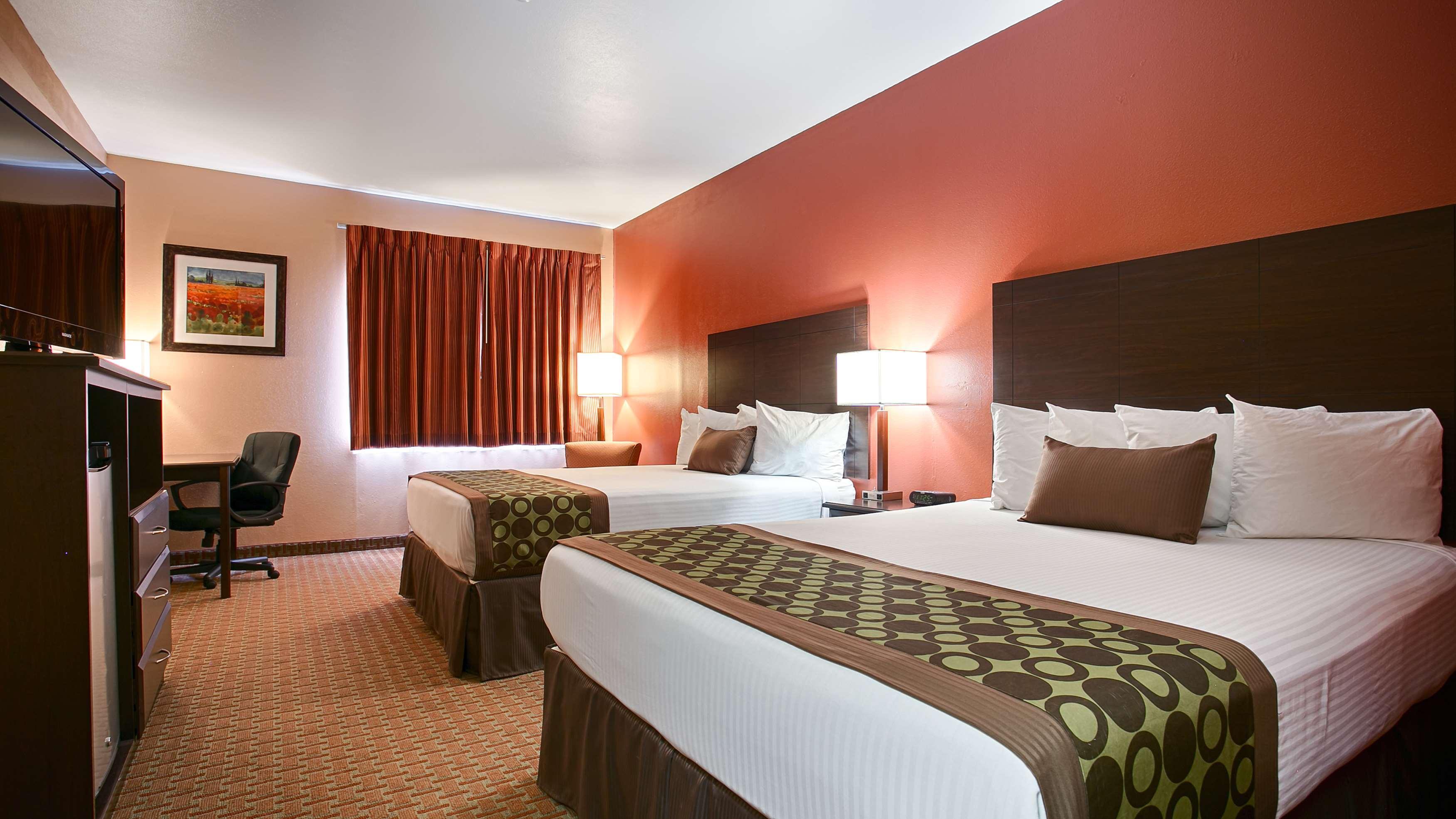 Surestay Plus Hotel By Best Western Topeka Exteriör bild
