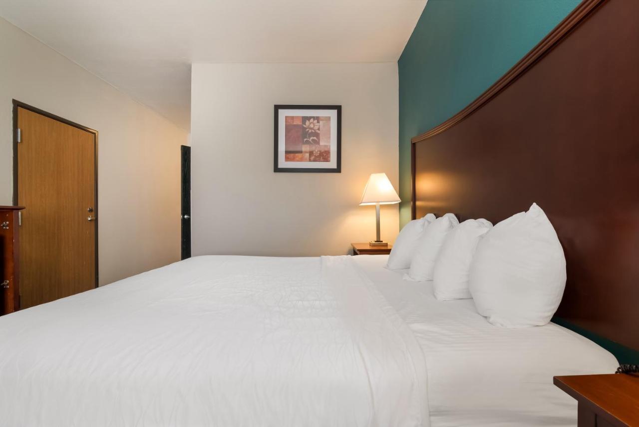 Surestay Plus Hotel By Best Western Topeka Exteriör bild