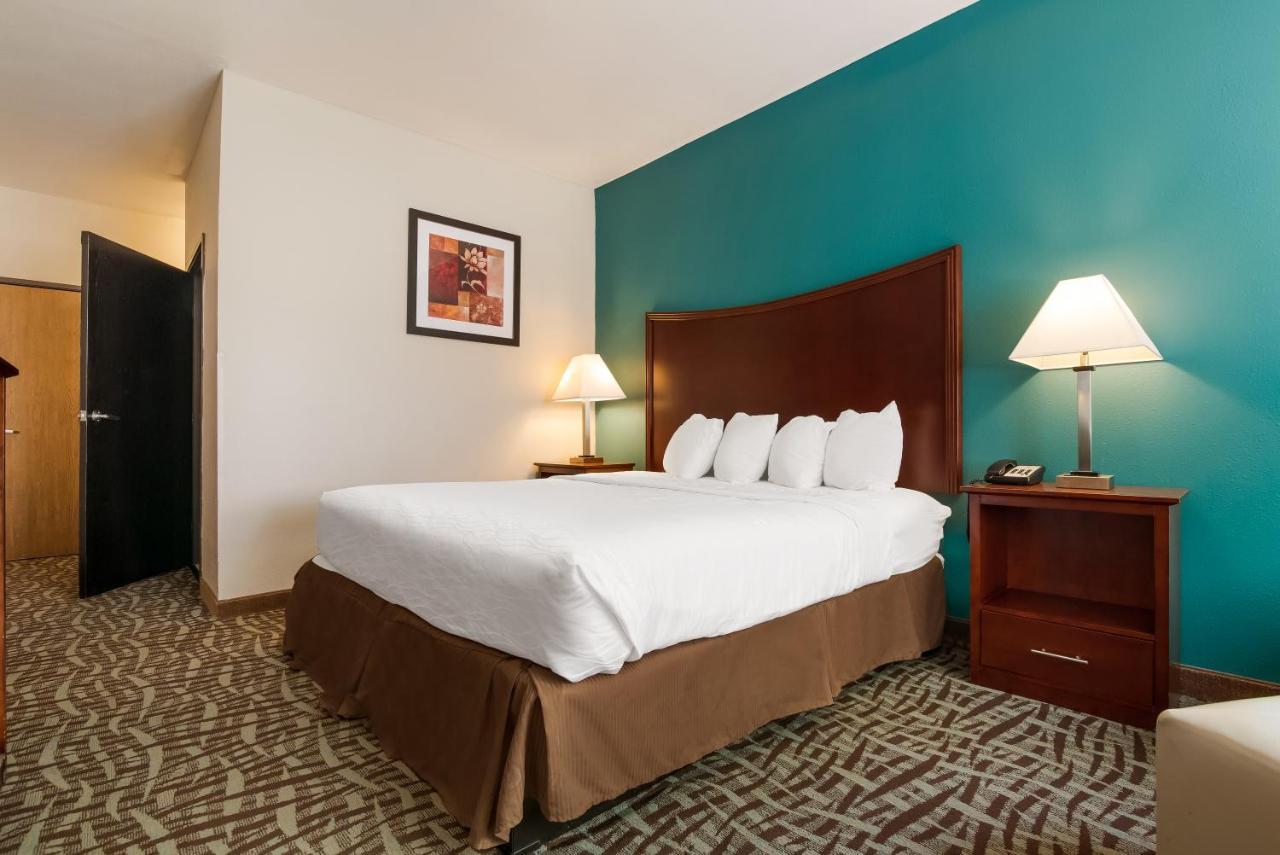 Surestay Plus Hotel By Best Western Topeka Exteriör bild