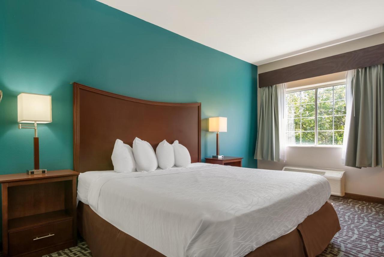 Surestay Plus Hotel By Best Western Topeka Exteriör bild