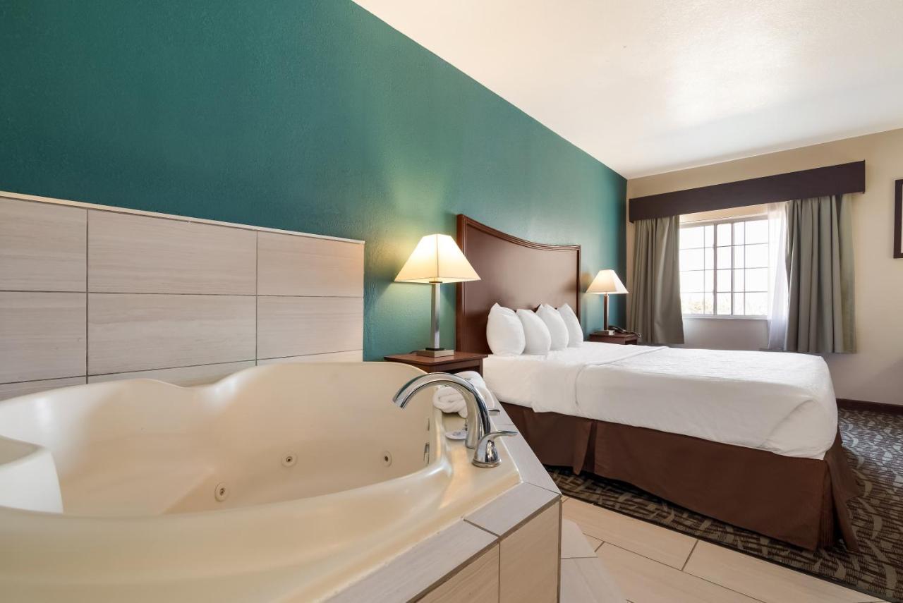 Surestay Plus Hotel By Best Western Topeka Exteriör bild