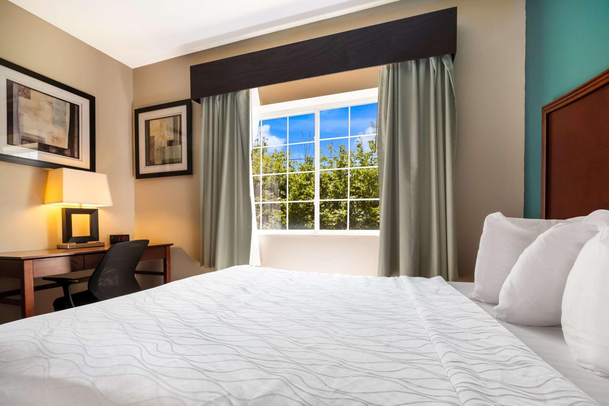 Surestay Plus Hotel By Best Western Topeka Exteriör bild
