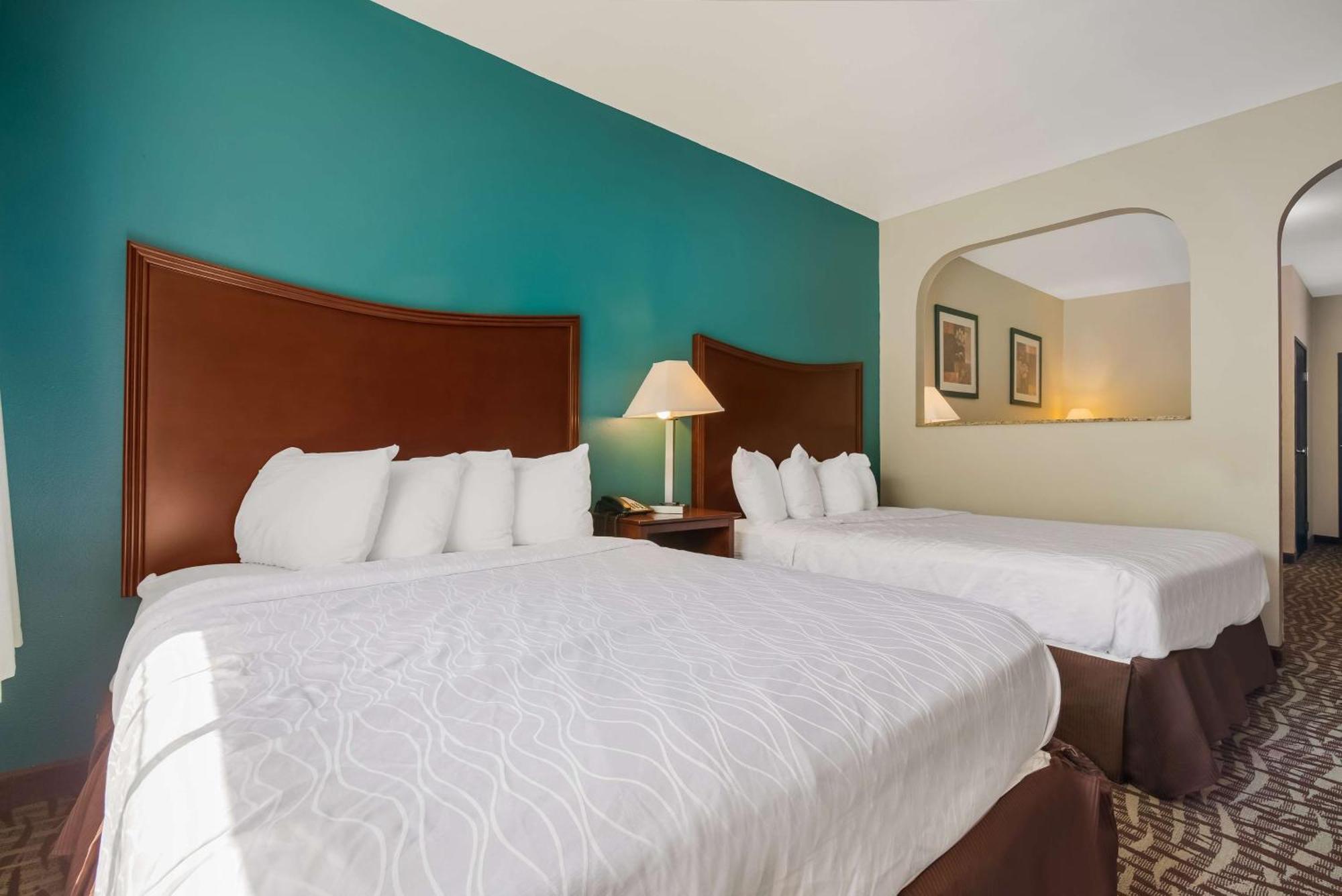Surestay Plus Hotel By Best Western Topeka Exteriör bild