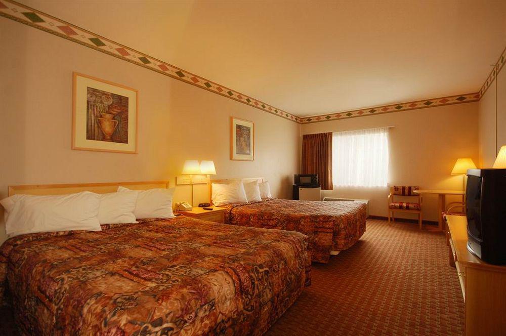Surestay Plus Hotel By Best Western Topeka Rum bild